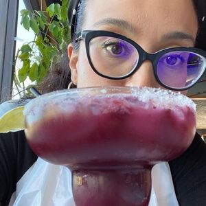 Meet your Posher, Posh